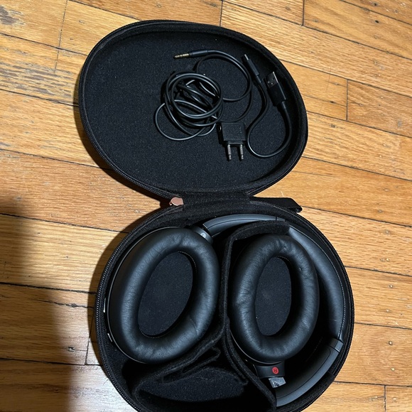 Sony Black WH 1000XM3 Noise Cancelling Over Ear Headphones
